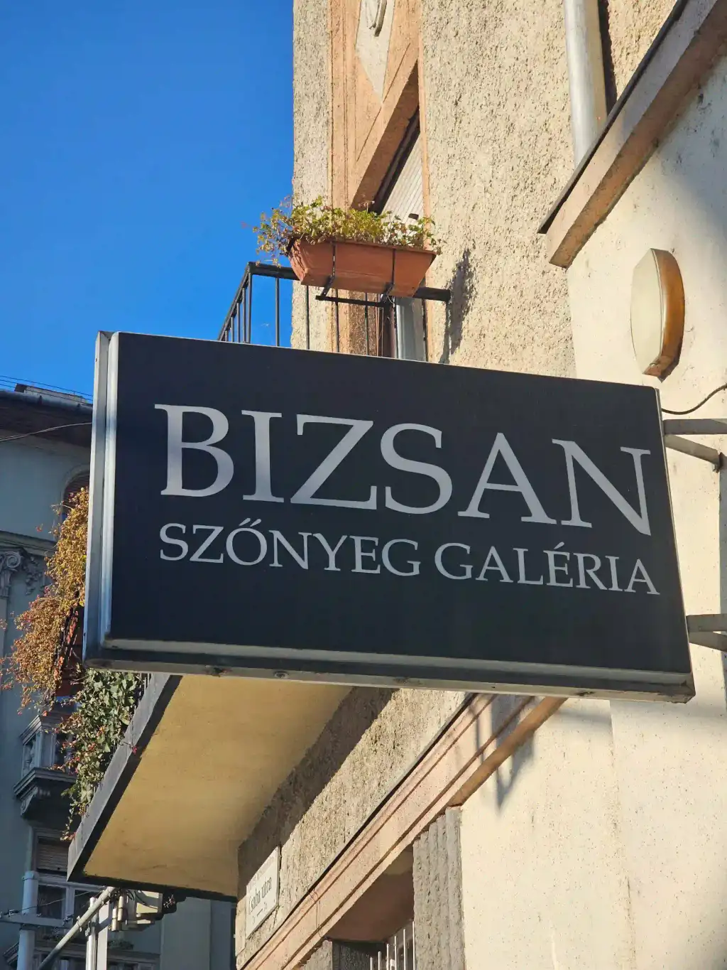 Visit Bizsan Gallery