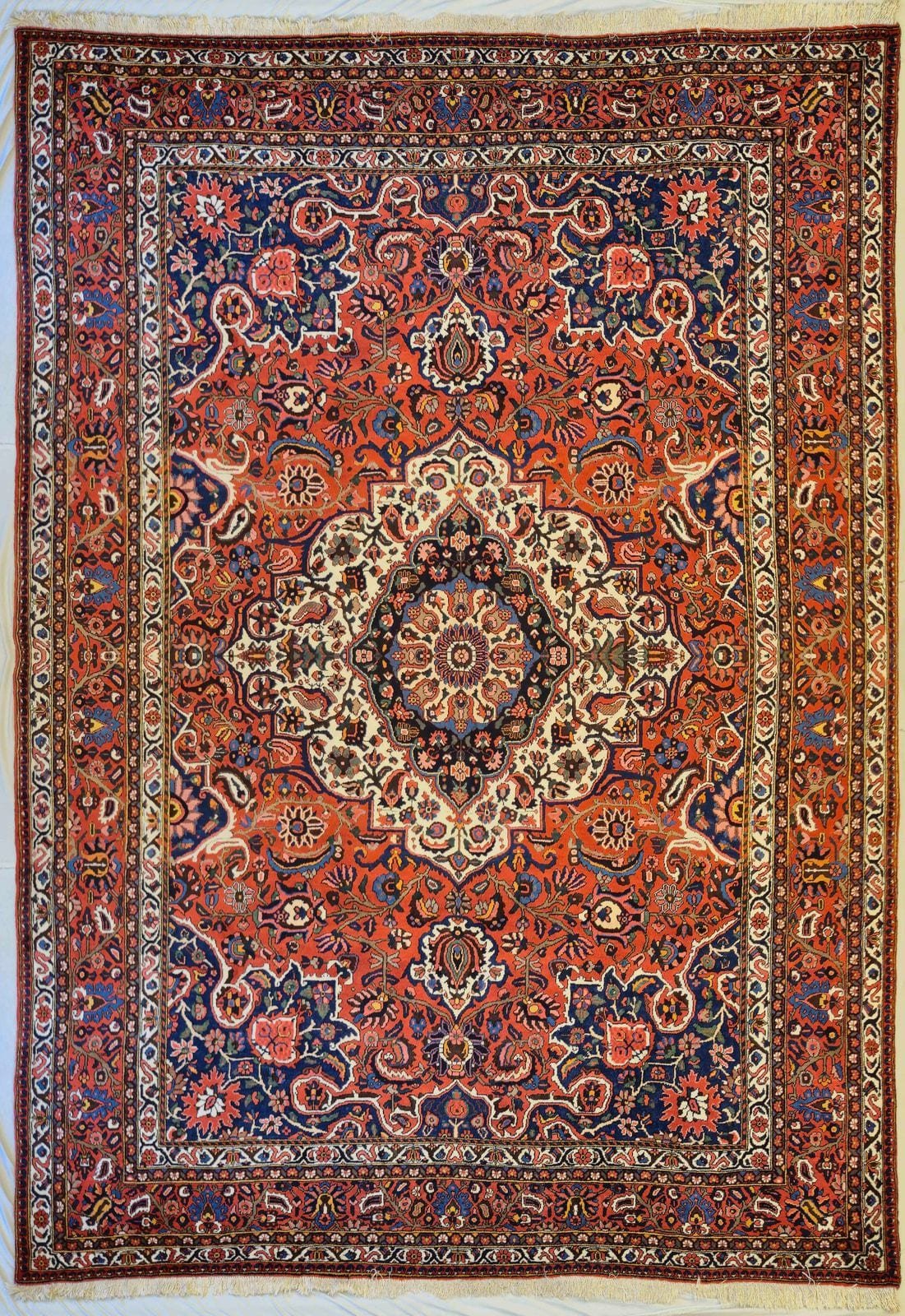 IRÁNI BAKHTIARI KÉZI CSOMÓZÁSÚ GYAPJÚ SZŐNYEG